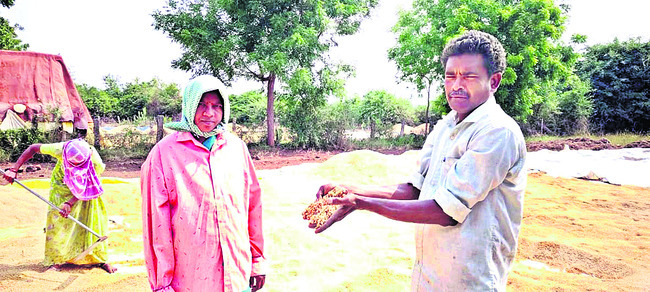 నష్టం మిగిల్చిన వాన..7