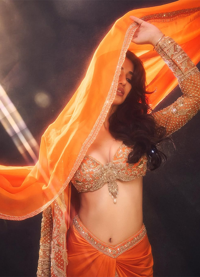 Bollywood Actor Disha Patani Latest photos on instagram2