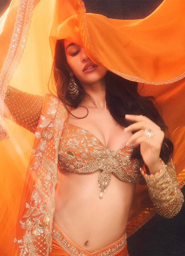 Bollywood Actor Disha Patani Latest photos on instagram5