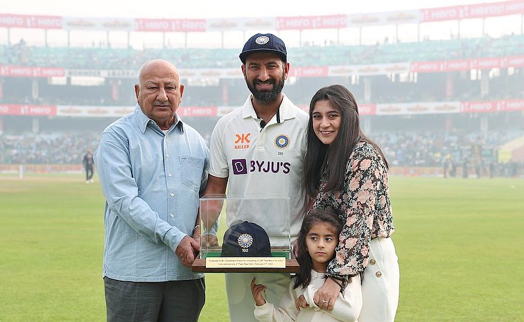 Pooja, wife of former Indian cricketer Cheteshwar Pujara, has written a book Photos12