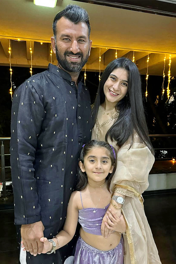 Pooja, wife of former Indian cricketer Cheteshwar Pujara, has written a book Photos6