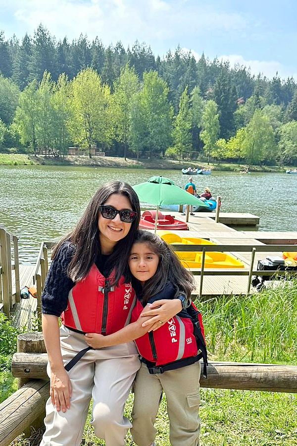 Pooja, wife of former Indian cricketer Cheteshwar Pujara, has written a book Photos8