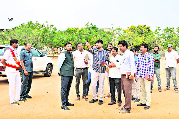 అధికారులు సమన్వయంతో పనిచేయాలి1