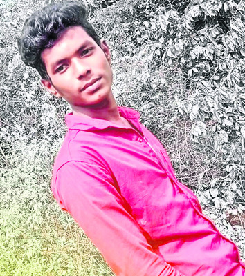 కారును ఢీకొన్న లారీ.. విద్యార్థి మృతి6