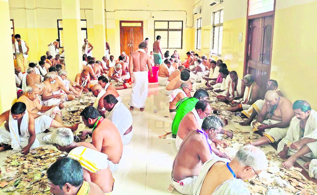 ఆక్వా సాగుకు సెలవు 2