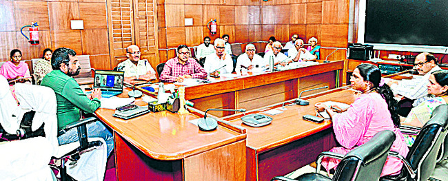 మత్తు మరకలు.. గ్రూపు రాజకీయాలు! 5