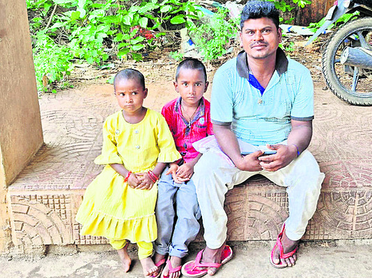 తప్పని ఆధార్‌ తిప్పలు1