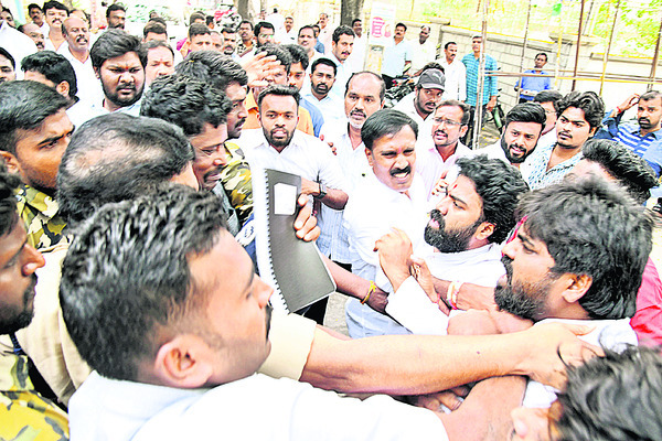 సిండికేట్.. అ‘ధర’హో!
6