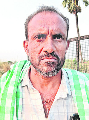 మత్తు మరకలు.. గ్రూపు రాజకీయాలు! 7