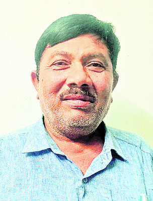 అసంపూర్తిగా బస్‌ షెల్టర్‌
1