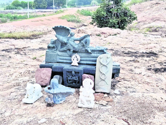 జూరాల కాల్వలకు నిలిచిన నీటి సరఫరా1