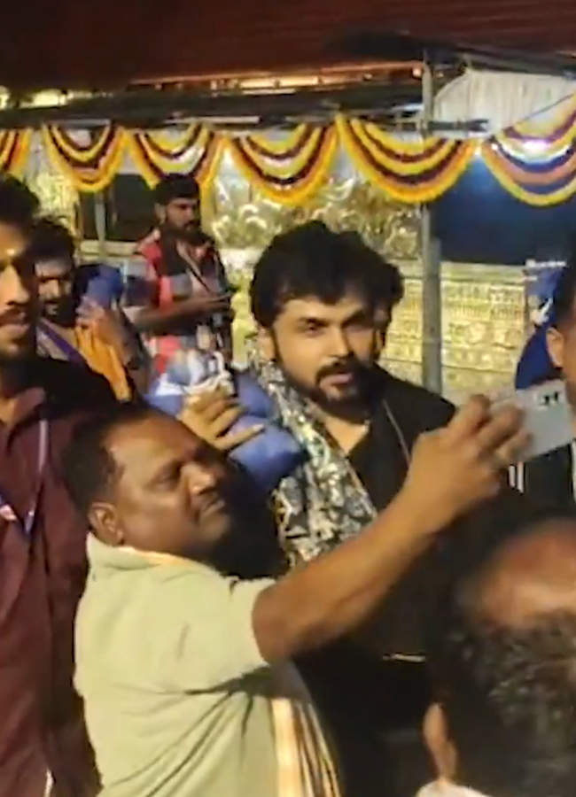 Karthi visits Sabarimala Ayyappa temple17