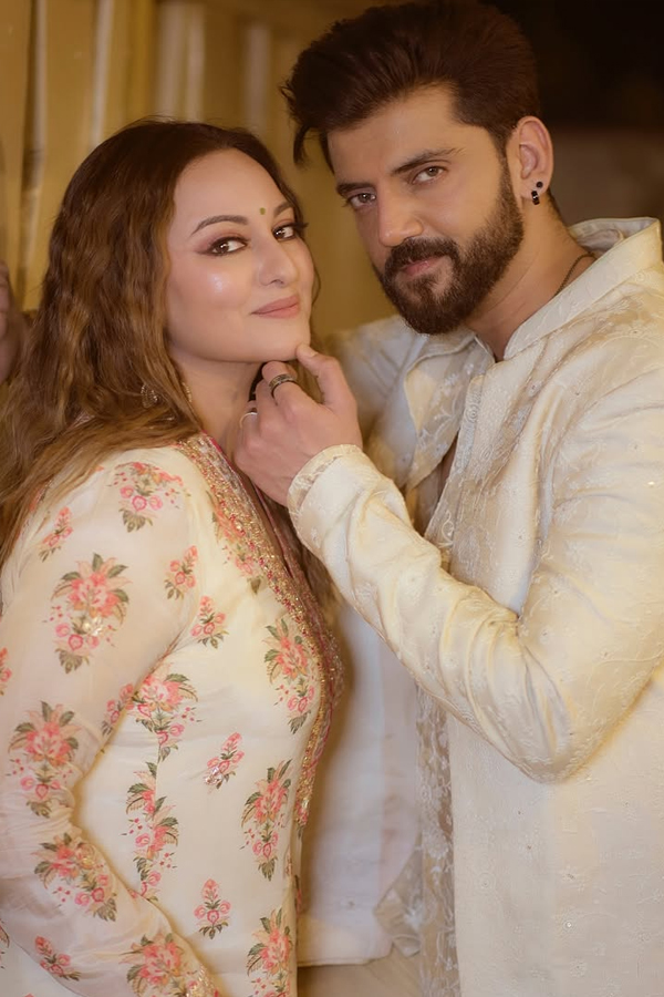 Sonakshi Sinha SLAMS Troll Claiming Her Divorce From Zaheer Iqbal Photos15