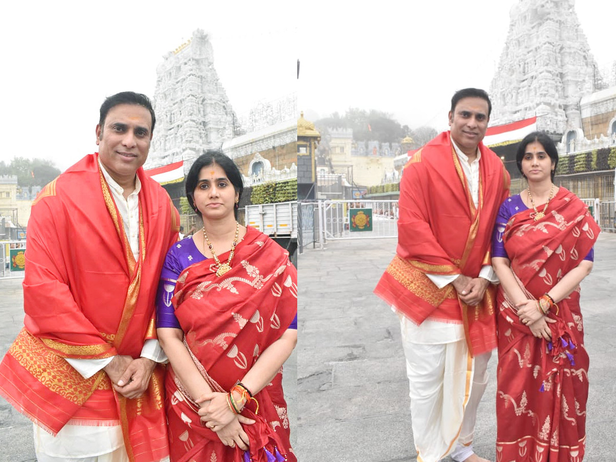 VVS Laxman Visits Tirumala Temple With Wife Photos1