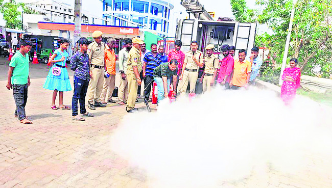 ఇసుక పంచాయితీ..!
2