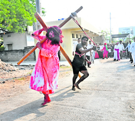 ఫ భక్తిశ్రద్ధలతో గుడ్‌ ఫ్రైడే3