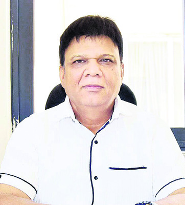 డాక్టర్‌ రాజేందర్‌, డీఎంహెచ్‌వో1
