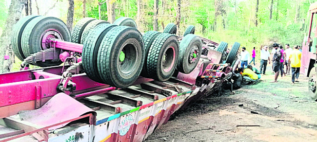 టిప్పర్‌ కింద నరకయాతన1