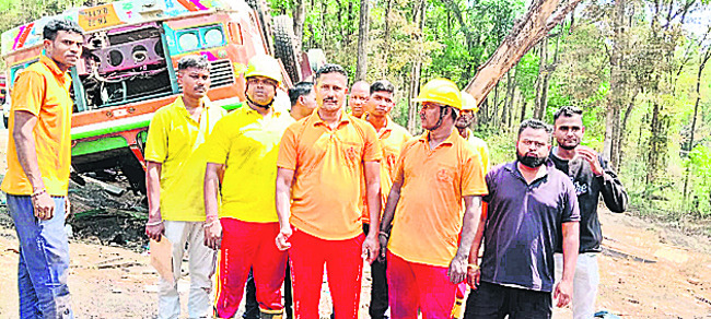 టిప్పర్‌ కింద నరకయాతన4