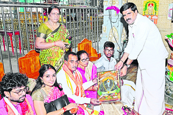 వరసిద్ధుని సేవలో జిల్లా ప్రధాన న్యాయమూర్తి 1