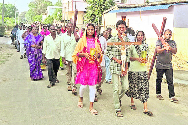 భక్తిశ్రద్ధలతో గుడ్ ఫ్రైడే1