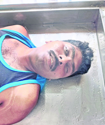 చర్చిపై నుంచి పడి  యువకుడి మృతి 1
