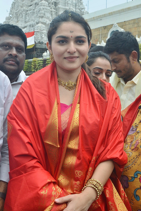 Samantha And Other Celebrities Visits Tirumala Temple Photos 16