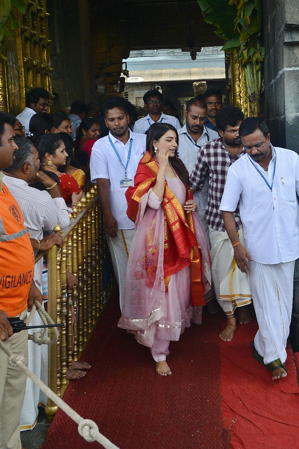 Samantha And Other Celebrities Visits Tirumala Temple Photos 3