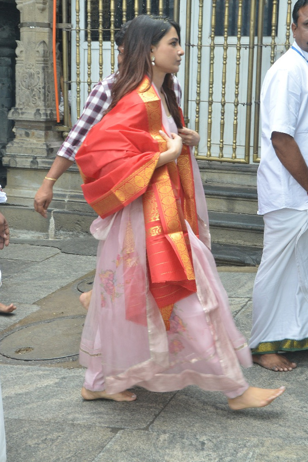 Samantha And Other Celebrities Visits Tirumala Temple Photos 5