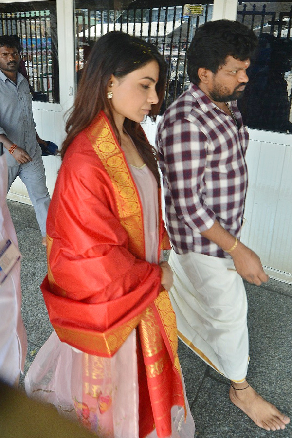 Samantha And Other Celebrities Visits Tirumala Temple Photos 6