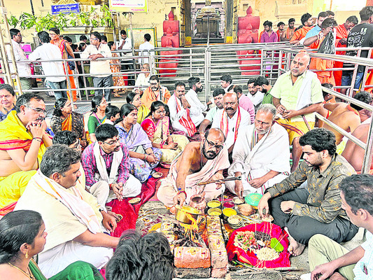 యమ ధర్మరాజుకు  ప్రత్యేక పూజలు1