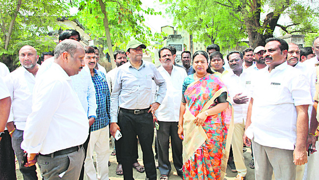 ముఖ్యమంత్రి పర్యటన ఏర్పాట్ల పరిశీలన 1