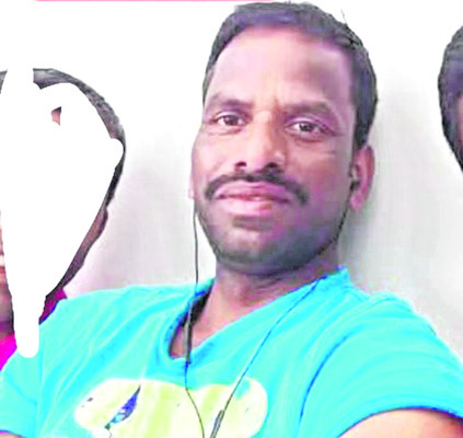చెట్టు పైనుంచి పడి  యువకుడి మృతి1