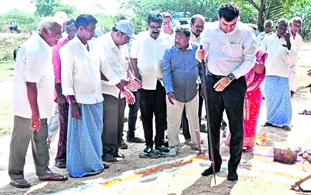 పశువుల నీటి తొట్టెల నిర్మాణం పూర్తి చేయాలి2