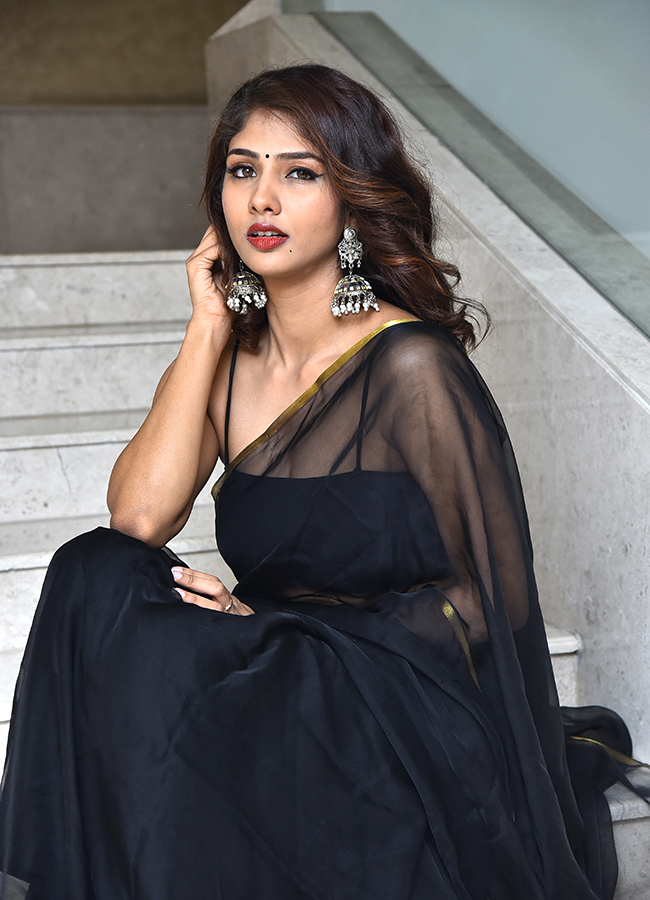 Aaradhya Devi At Saaree Movie Pre Release Event Pics8