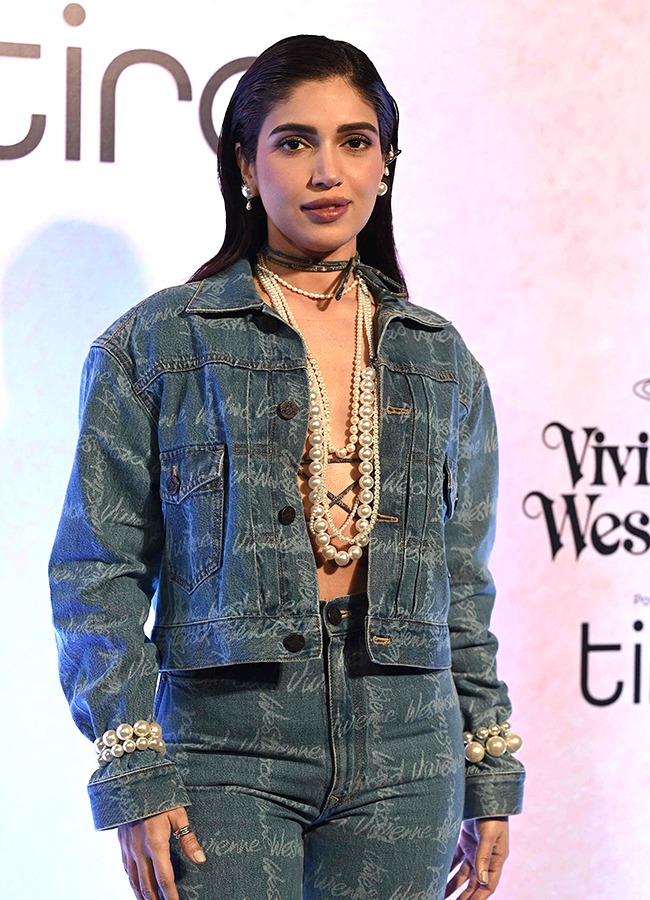 Bollywood Actress Vivienne Westwood Fashion Event in Mumbai 14