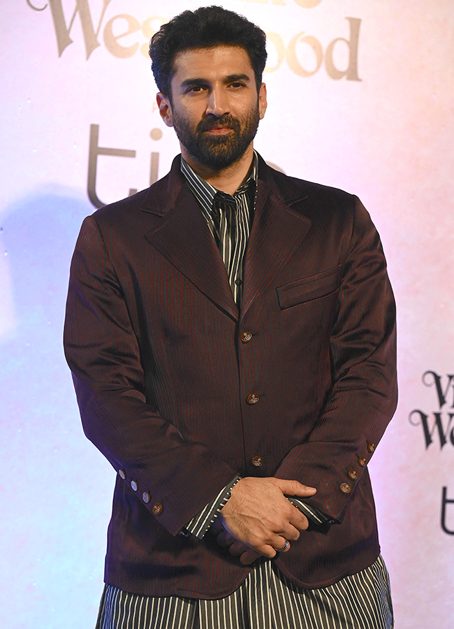 Bollywood Actress Vivienne Westwood Fashion Event in Mumbai 15