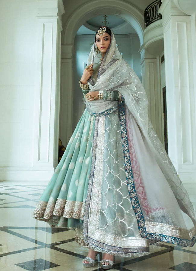 Meet this sensational Model Who Was Behind Janhvi At LFW Photos8