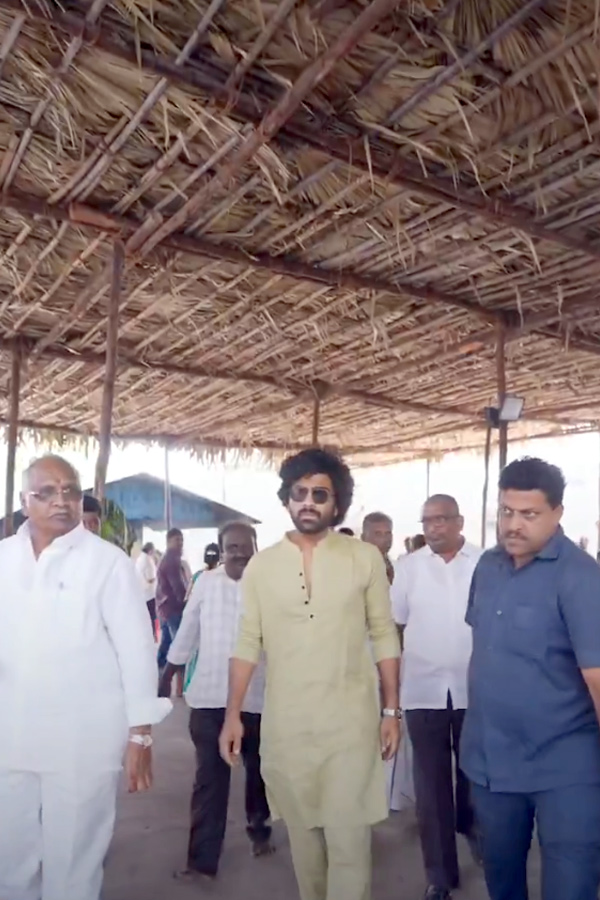 Sharwanand worships at Kanakadurgamma Temple in Vijayawada with family12