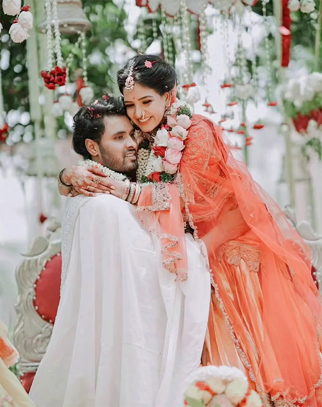 Bigg Boss Tamil 5 couple Pavani Reddy and Amir ADS Wedding photos goes viral14