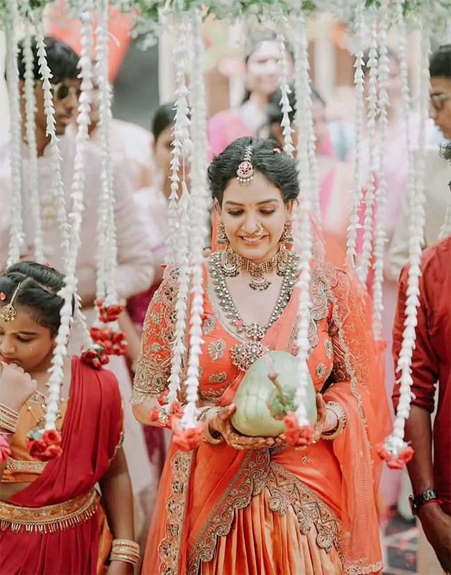 Bigg Boss Tamil 5 couple Pavani Reddy and Amir ADS Wedding photos goes viral7