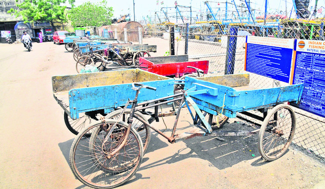 వెలవెలబోతున్న హార్బర్ 4
