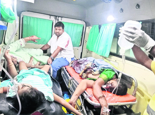 ఇద్దరి ప్రాణాలు తీసిన అతివేగం 1