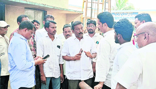 జేఈఈలో తాపీమేసీ్త్ర కుమారుడి ప్రతిభ1