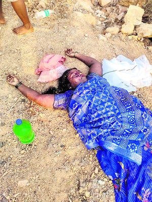 అదుపు తప్పి ఆటో బోల్తా 1