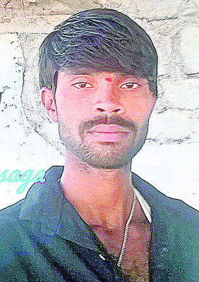గ్రావిటి కాలువలో దూకి వ్యక్తి ఆత్మహత్య
2