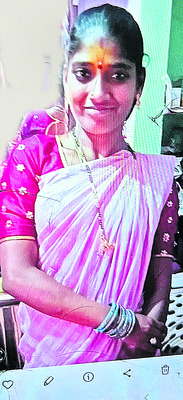 గొంతు కోసి నడిరోడ్డుపై వదిలేసి1