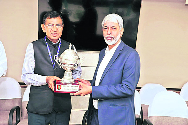 విశాఖ స్టీల్‌ప్లాంట్‌కు ఎక్స్‌లెన్స్‌ ట్రోఫీ 1