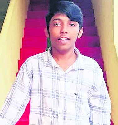 జేఈఈలో తాపీమేసీ్త్ర కుమారుడి ప్రతిభ3