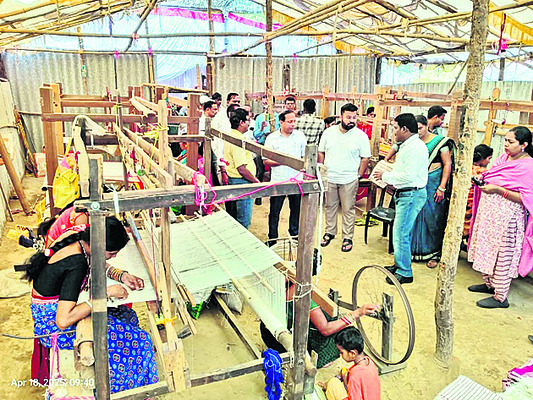 అభివృద్ధి పథకాల అమలుపై ఆరా1